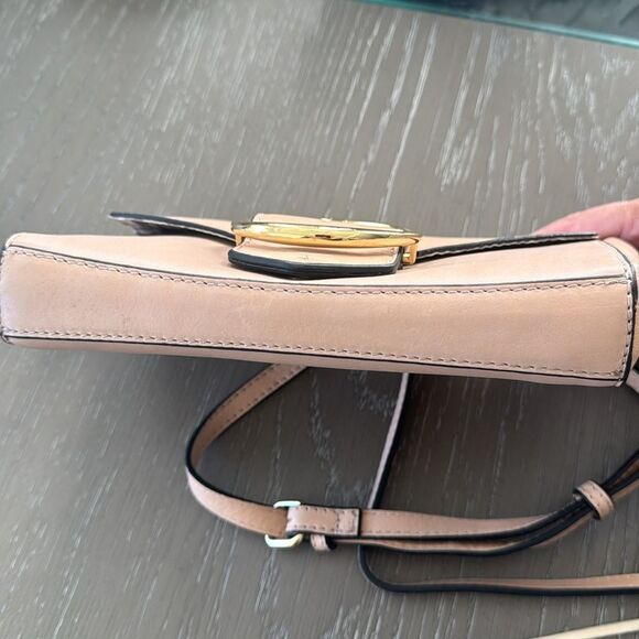 Tignanello Elegant Light Peach Leather Crossbody Bag Gold Tone Ring Accents EUC - Picture 13 of 14